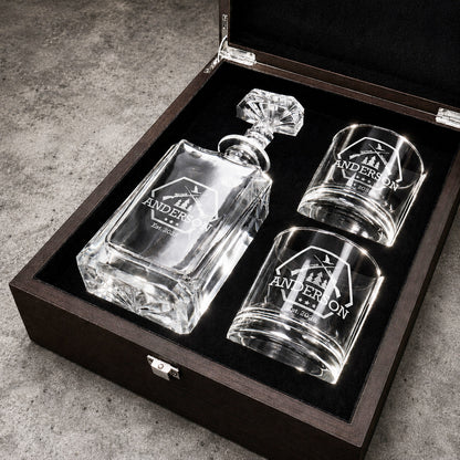 Hunting Personalized Classic Whiskey Decanter with Glasses Gift Set