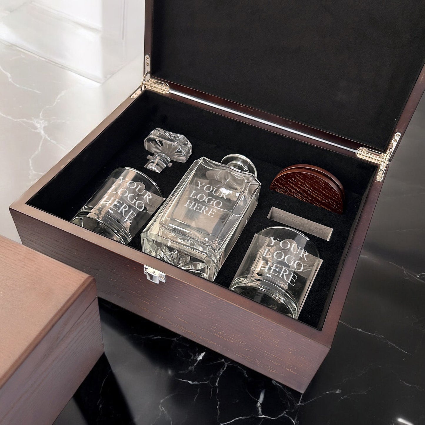 Custom Logo Personalized Classic Whiskey Decanter with Glasses Gift Set